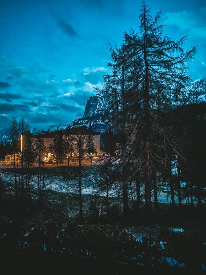 Una Perla A Cortina Cortina dʼAmpezzo Eksteriør billede
